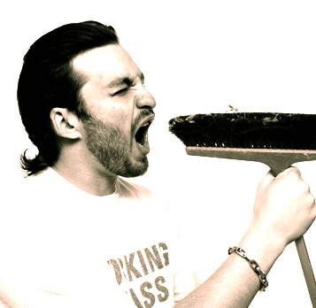 http://www.instancespherique.fr/blog/images/janvier%202007/angello.jpg